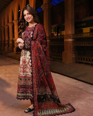 Picture of 𝐃𝐢𝐠𝐢𝐭𝐚𝐥 𝐩𝐫𝐢𝐧𝐭 𝟑𝐩𝐢𝐜𝐞𝐬 original dubai silk with full les work for women's and girls - digital pinrt