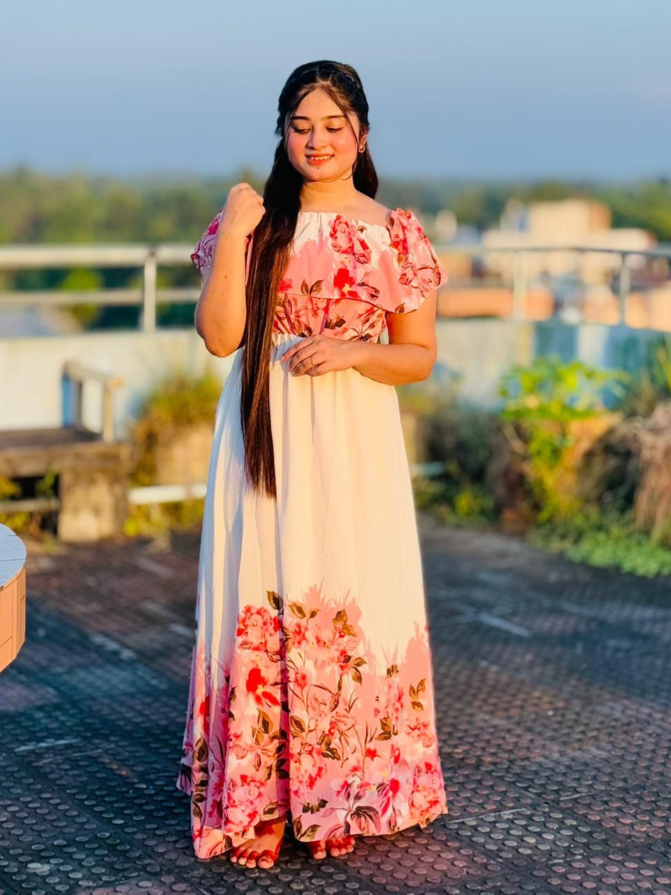 Picture of Readymade Unique  Western Fashion Ladis Long Marmaid gown Fabric Missouri Georgette style dress for women - White