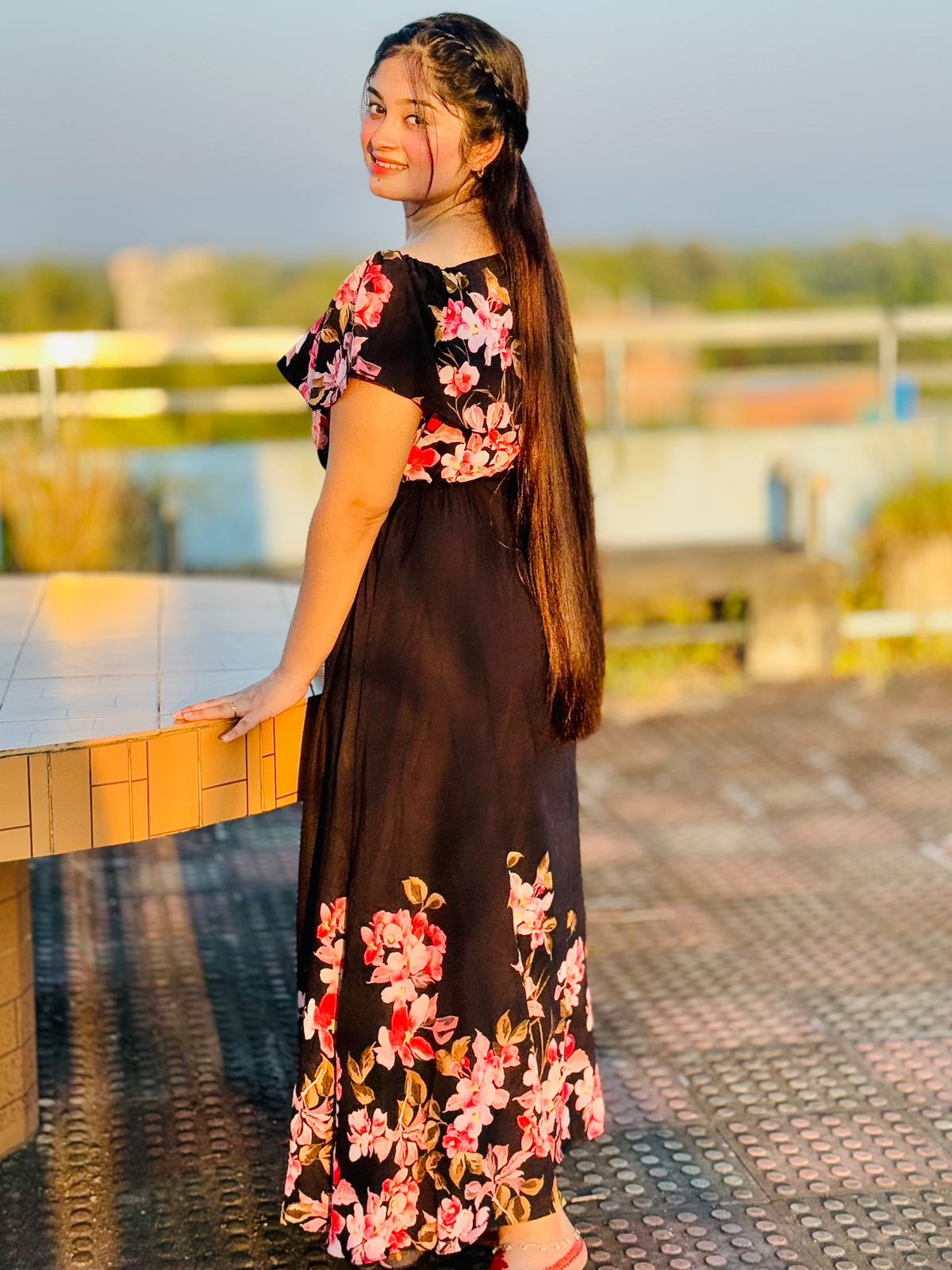 Picture of Readymade Unique  Western Fashion Ladis Long Marmaid gown Fabric Missouri Georgette style dress for women - Black