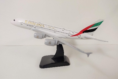 Picture of 16 cm Emirates Boeing 777-300ER Diecast Metal  Aircraft Modell