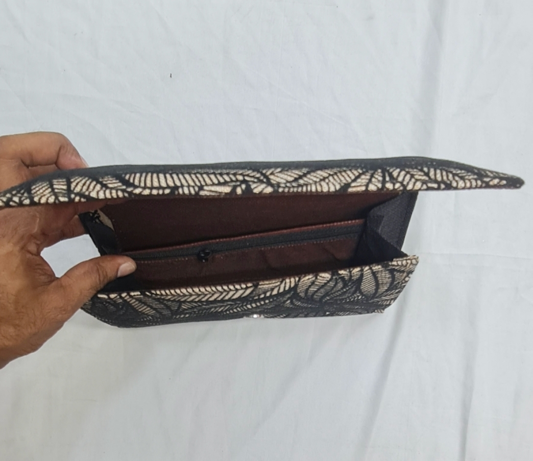 Picture of New Design Bangladeshi Handicraft Ladies Hand Parse Bag Jute Materials