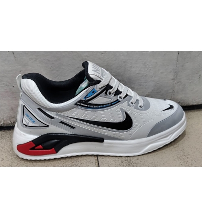 Picture of Hot Collection Stylish and Fashionable Low Top Summer and Winter Exclusive Converse Sneakers for Men - Comfortable and Suitable for All Seasons