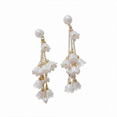 Picture of Blue Bell Flower Pearl Earrings Suitable for Women Korean Temperament Long Tassel Earrings Sweet New Design