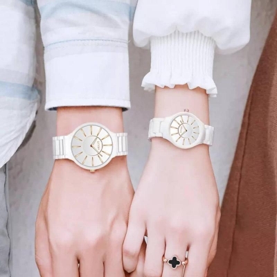 Picture of Couple Ceramic Round Steeliness Steel Best Watch For Men's And WomanWhite