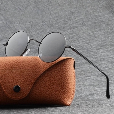 Picture of Round Metal Sunglasses for Men Retro Fashion Full Frame UV400 Protection Black