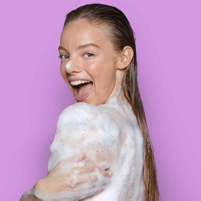 Picture of St. Ives Vanilla & Oat Milk Pampering Body Wash 650ml