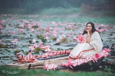 Picture of Trendy And Fashionable Tangail Tat HalfSilk Nakshi Pair Saree