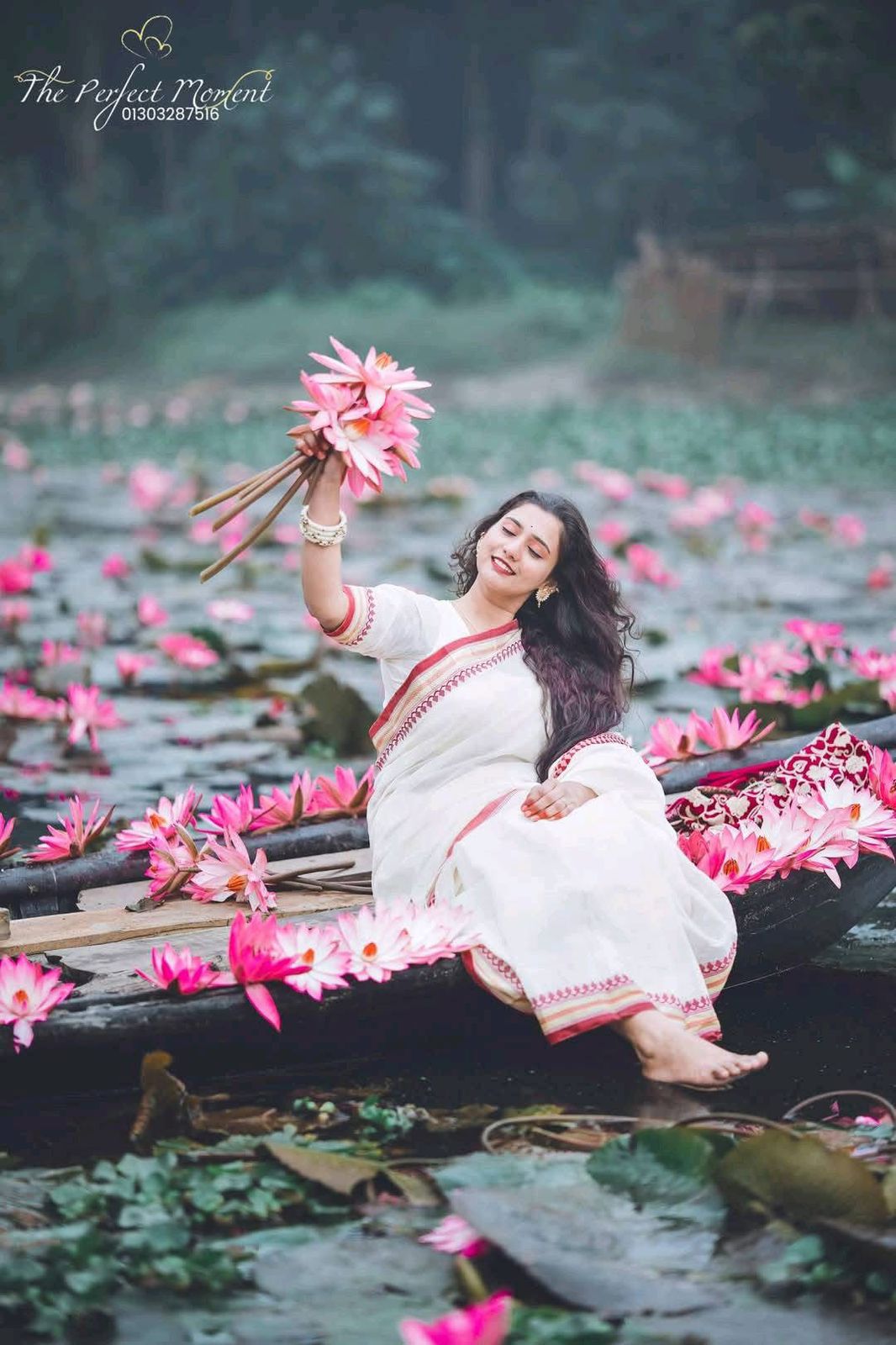 Picture of Trendy And Fashionable Tangail Tat HalfSilk Nakshi Pair Saree