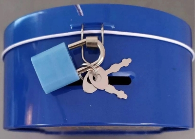 Picture of Marvel Spiderman Metal Coinbox Piggy Bank with Lock & Key – Large 17cm Tin Money Saver