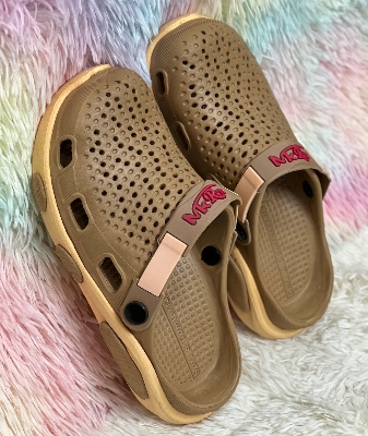 Picture of New Mens EVA Rubber Casual Clogs Ventilated Design Silicone Strap Soft and Lightweight