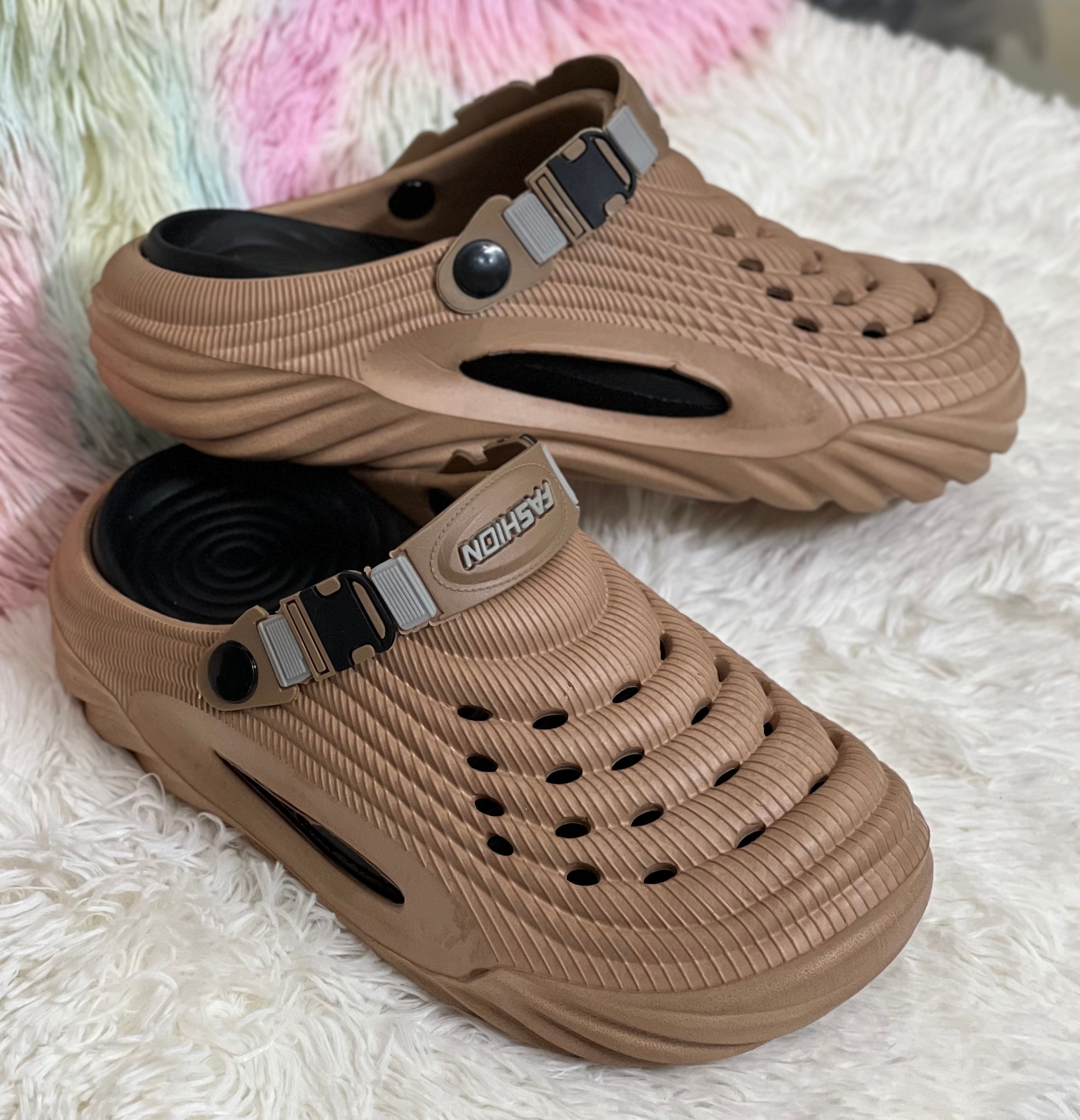 Picture of Mens New Echo-Ridge Textured Comfortable EVA Clogs Sandals