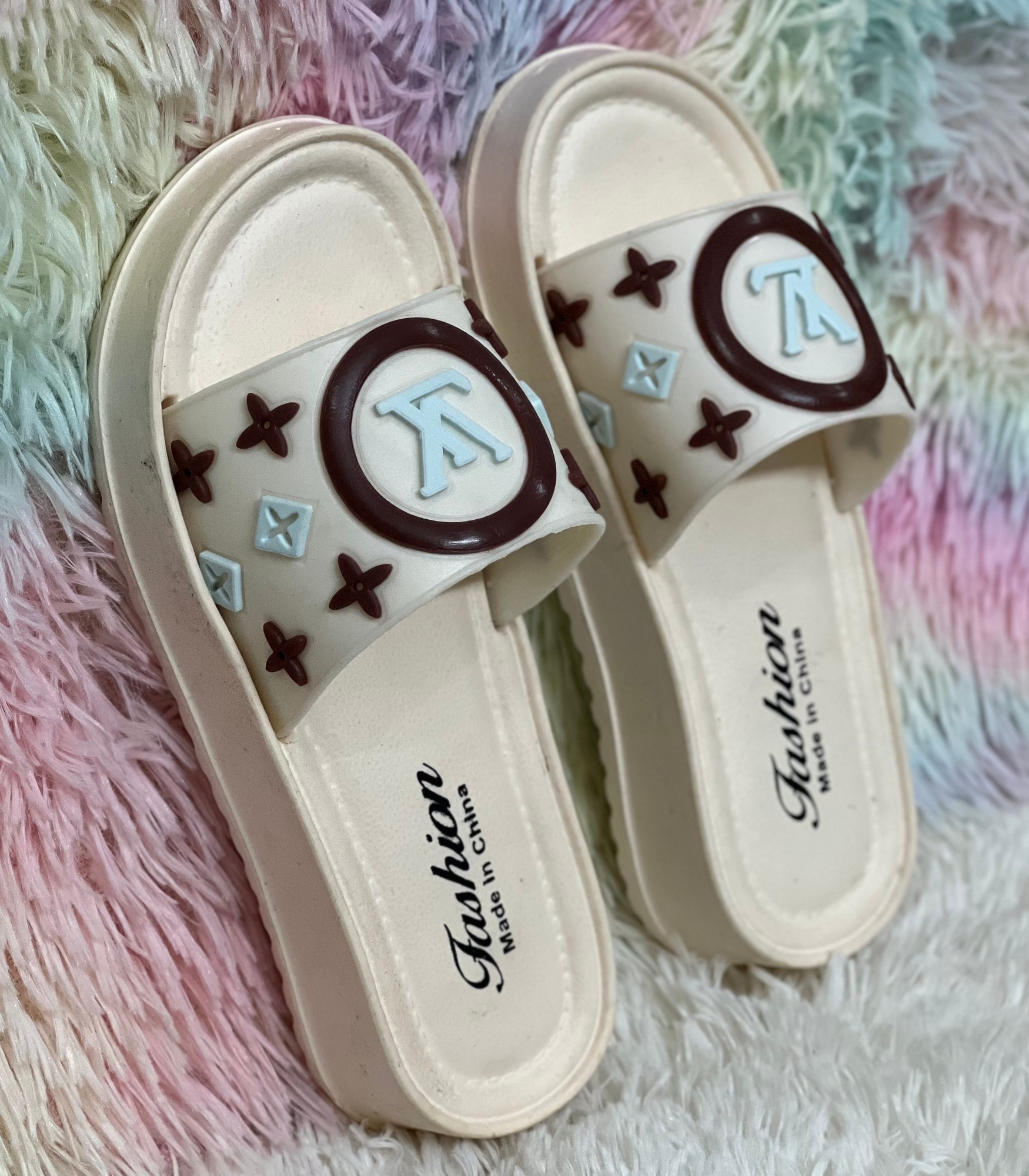 Picture of Girls LV Lightweight EVA Platform Slippers | Premium Silicone Designer Upper