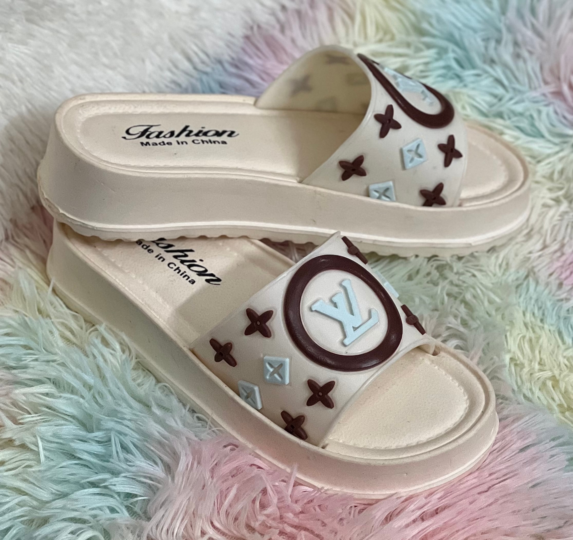 Picture of Girls LV Lightweight EVA Platform Slippers | Premium Silicone Designer Upper