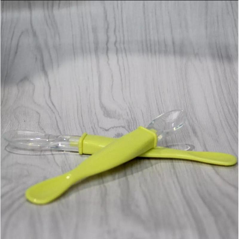 Picture of Silicone Feeding Spoon For Baby- ((apple.bear 2 pcs))