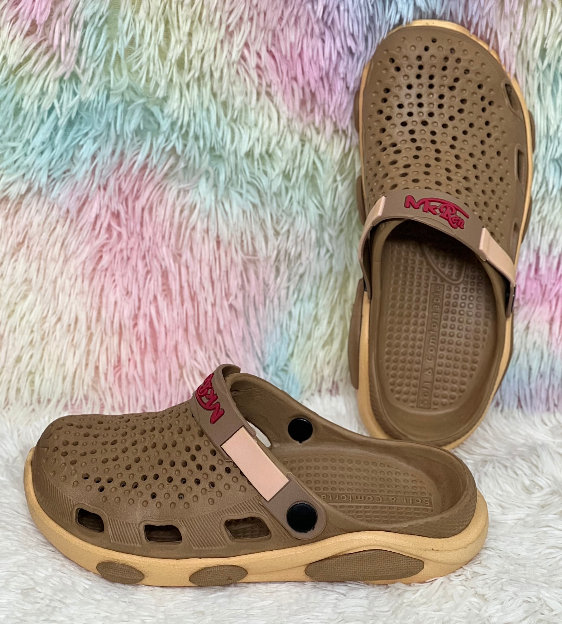 Picture of New Mens EVA Rubber Casual Clogs Ventilated Design Silicone Strap Soft and Lightweight