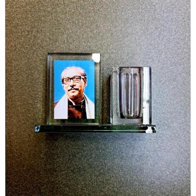 Picture of Bongobondhu Penstand Made By crystal