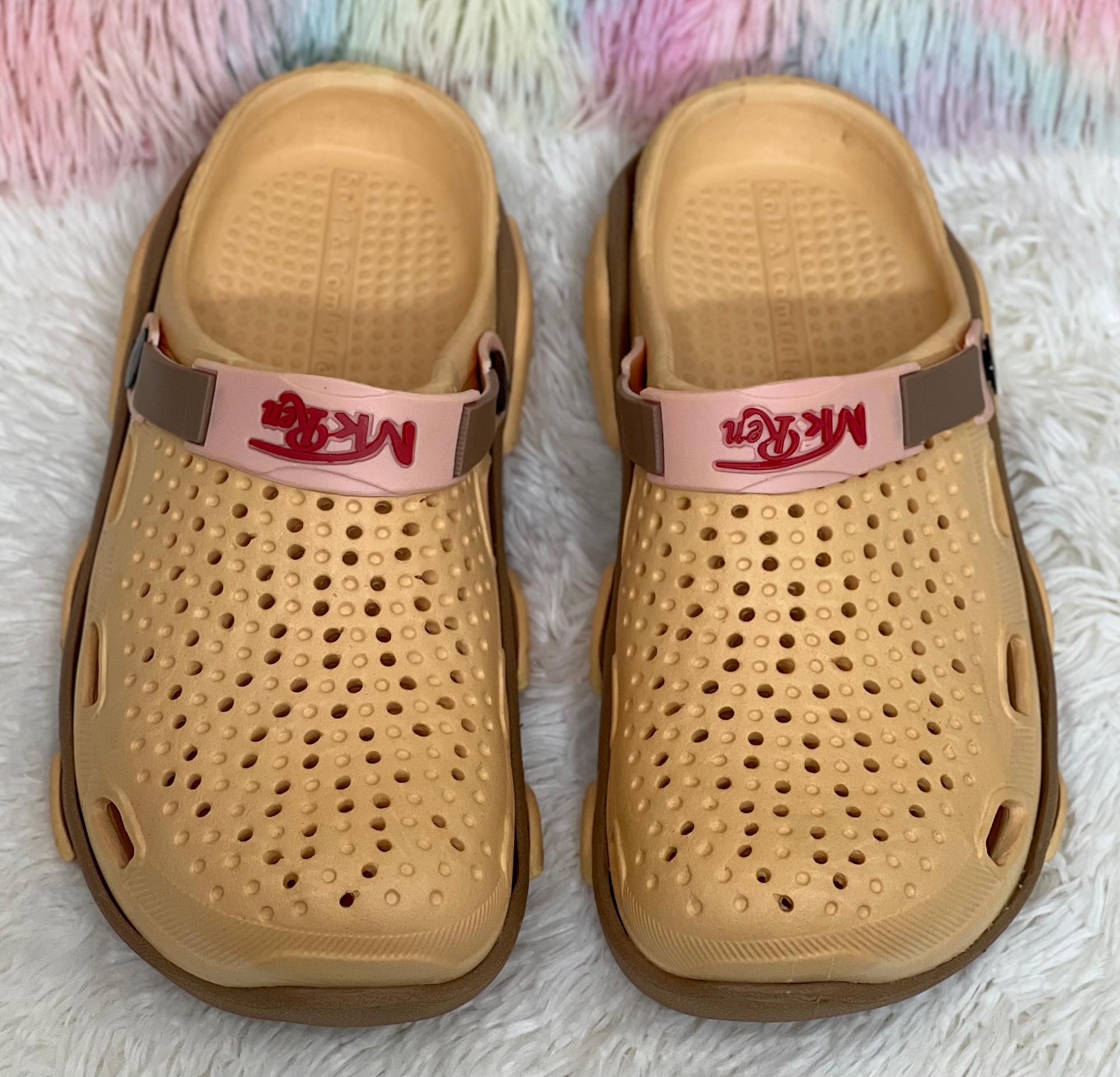 Picture of New Mens EVA Rubber Casual Clogs Ventilated Design Silicone Strap Soft and Lightweight