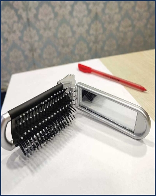 Picture of Mini Foldable Brush Comb