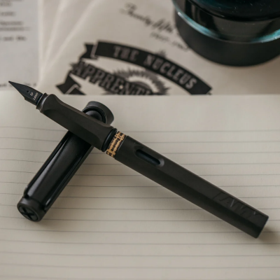 Picture of Lamy Safari Matte Black Fountain Pen