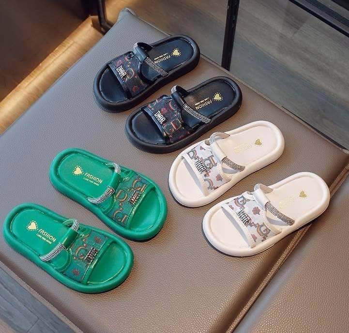 Picture of A1 grade leather.most soft shoe and comfortable.slipper for kids