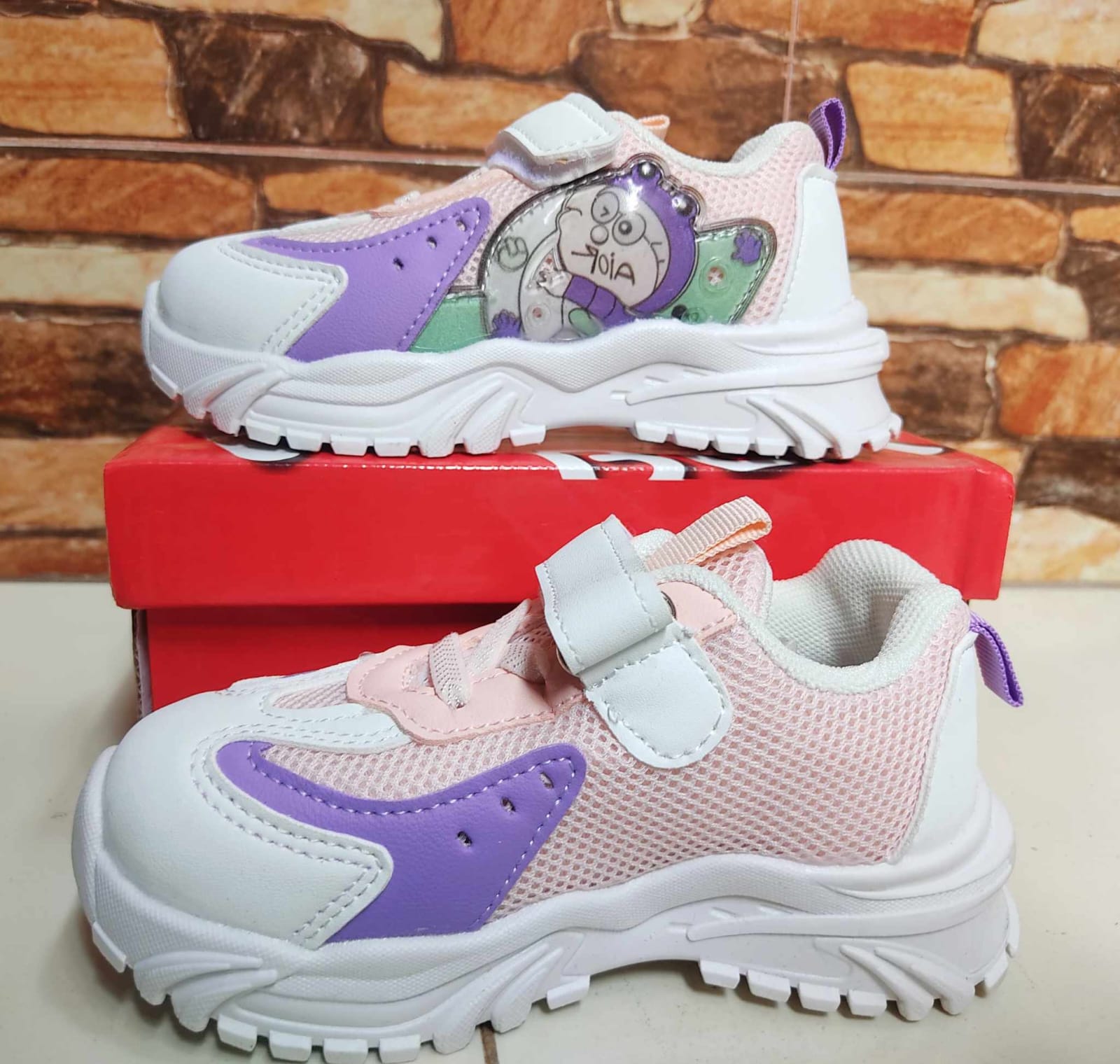 Picture of Children Casual Shoes 2025 Spring Girls Boys Breathable Mesh Tenis Sneakers for Kids Outdoor Soft Soled Sports Running Shoes