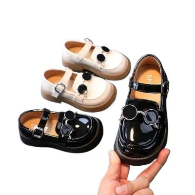 Picture of sunglass designed pump shoe for girls..glossy leather material and hook lock up