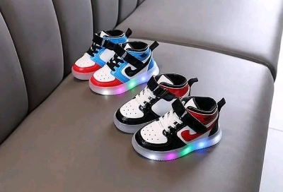 Picture of lighting shoe. light weight and soft sole.comfirtable to wear-Blue