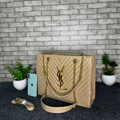 Picture of French spring new trendy women's tote bag temperament rhombic chain bag foreign fashion V grid embroidered big bag women