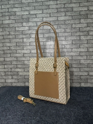 Picture of French spring new trendy women's tote bag temperament rhombic chain bag foreign fashion V grid embroidered big bag women