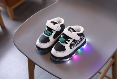 Picture of children's Sports shoes Spring New Kind's light casual sneaker breathable and non slip walking shoes for 1-6 years