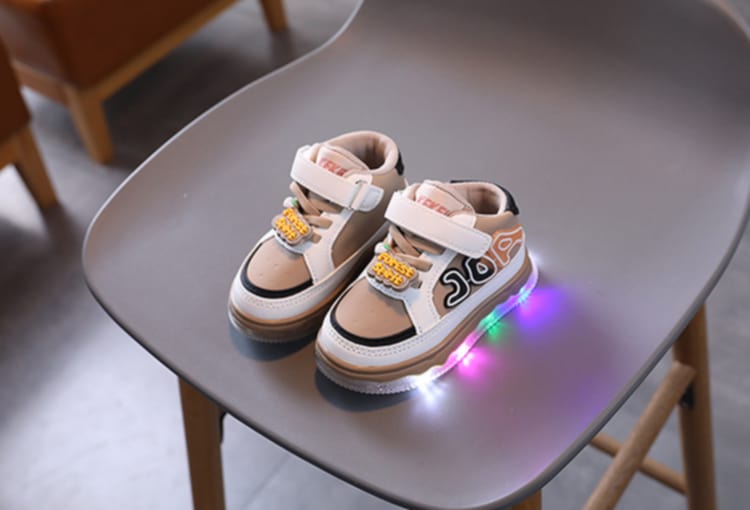 Picture of children's Sports shoes Spring New Kind's light casual sneaker breathable and non slip walking shoes for 1-6 years