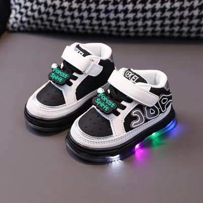 Picture of children's Sports shoes Spring New Kind's light casual sneaker breathable and non slip walking shoes for 1-6 years