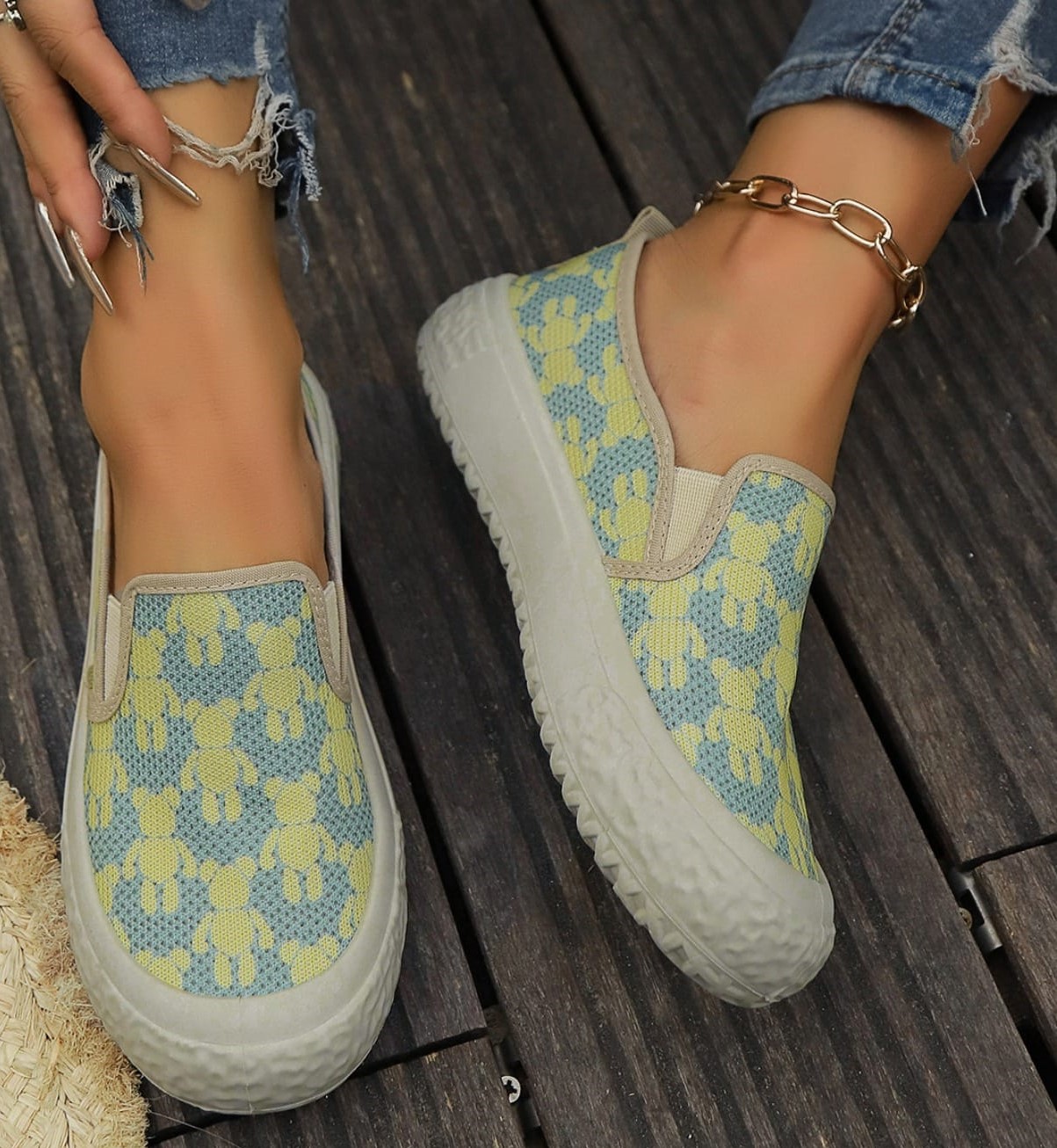 Picture of New Women's Breathable Casual Thick Sole Canvas Shoes Super Soft Flat Bottom Anti slip One Step