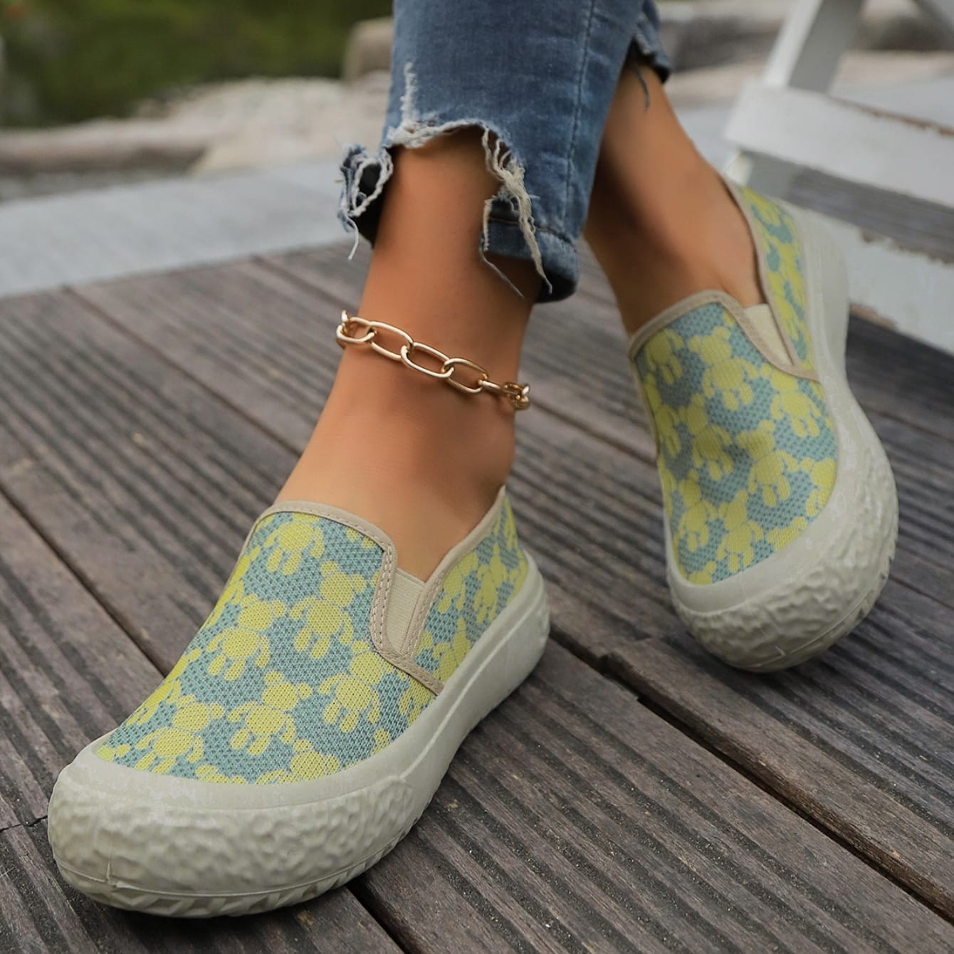 Picture of New Women's Breathable Casual Thick Sole Canvas Shoes Super Soft Flat Bottom Anti slip One Step