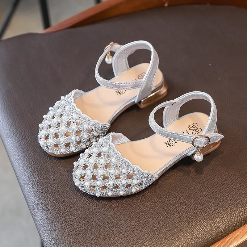 Picture of Summer New Hollow Girl Princess Sandals with Sequin Water Diamond Girl Performance Shoes