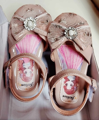 Picture of Kids princess sandals  summer new baby ISA girls fashion bow soft soled anti slip beach shoes