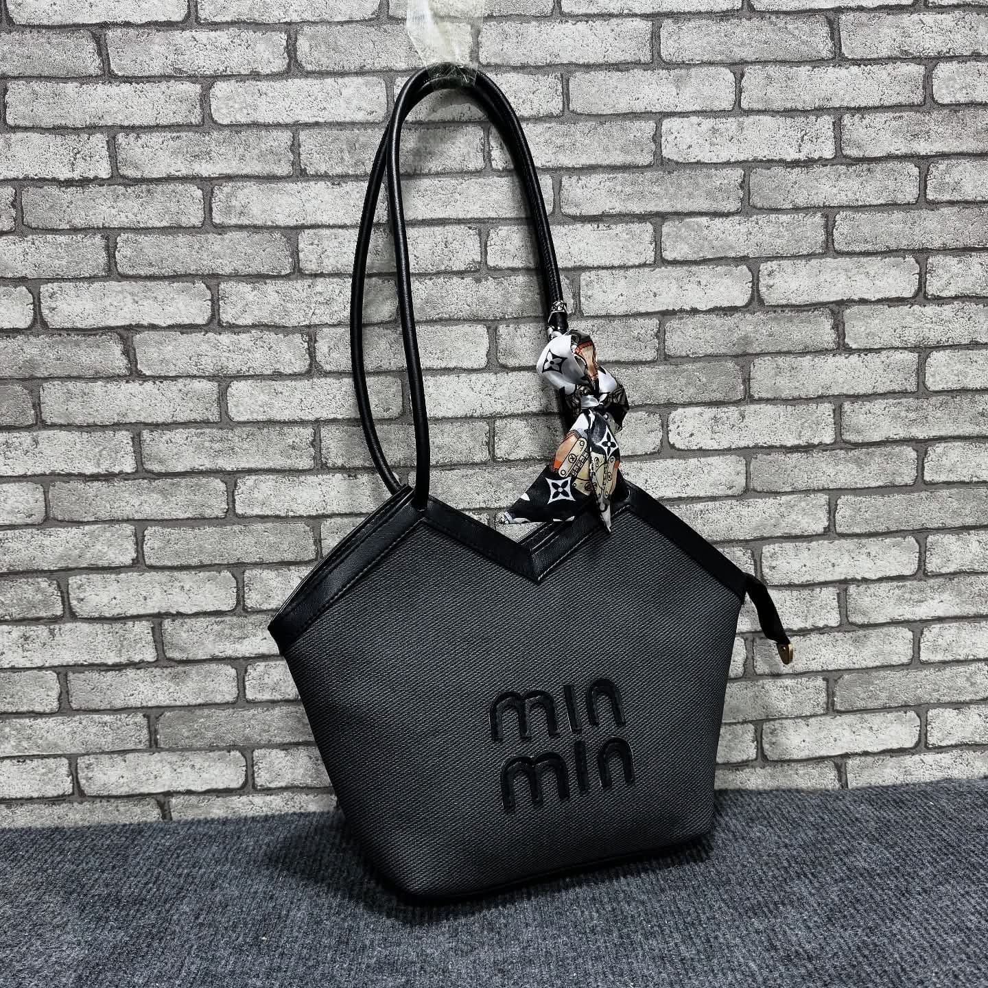 Picture of Fashion Trend Spring New Casual Bucket Bag for Ladies Foreign Style PU Leather Shoulder Messenger Bag