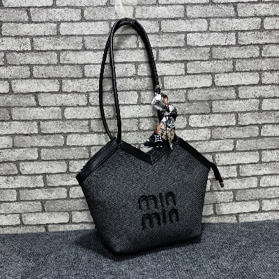 Picture of Fashion Trend Spring New Casual Bucket Bag for Ladies Foreign Style PU Leather Shoulder Messenger Bag