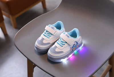 Picture of LED Shoes for Children 0-3 Yrs Childhood Baby Boy Flat Shoes Luminous Sole Children Sneaker New Toddler Girls  and boys Shoes
