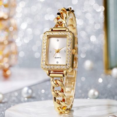 Picture of Square Niche Fashion Watch Ladies Middle Ancient Fashion Temperament Bracelet Watch Square Quartz Bracelet