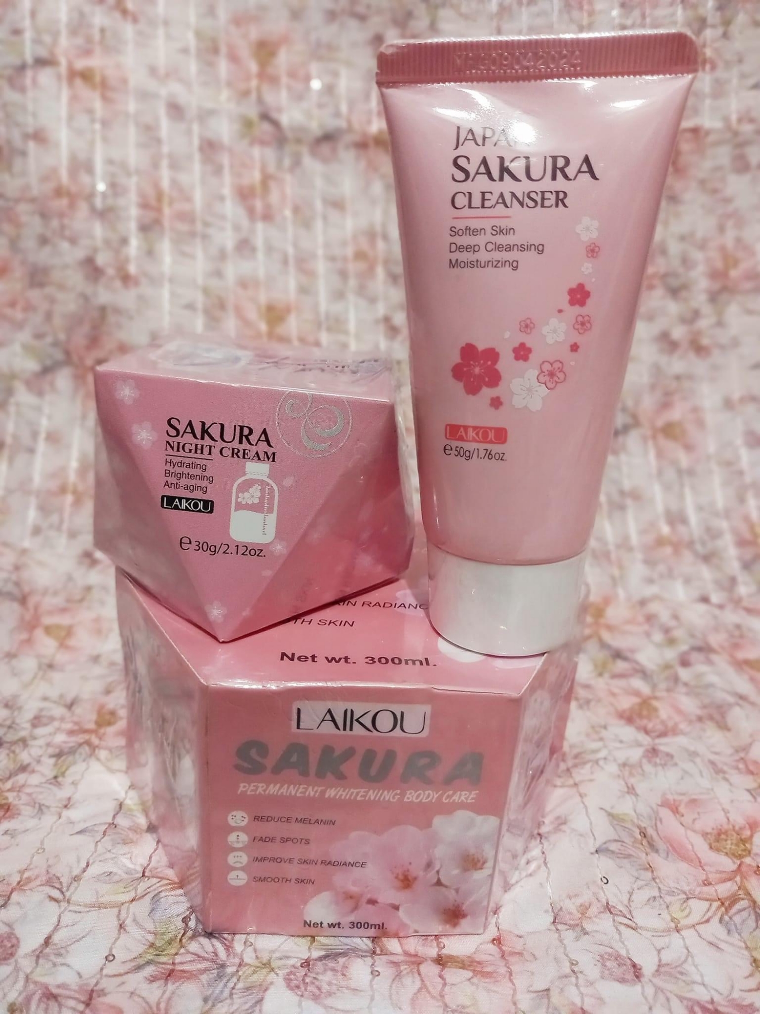 Picture of Sakura Special Skin Care  (Body Cream + Night Cream  + Cleanser)Combo Pack,3pcs