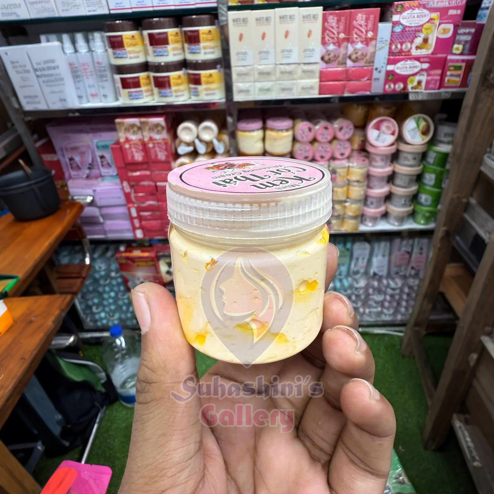 Picture of Kem Cot Thai Body Whitening Cream | Body Cream - 100 G Mini Compact Size