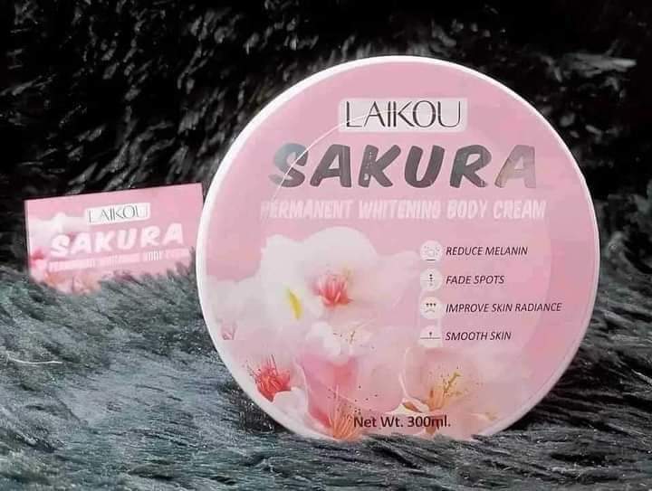 Picture of Natural Pearl Night Cream with Free Sakura Body Cream