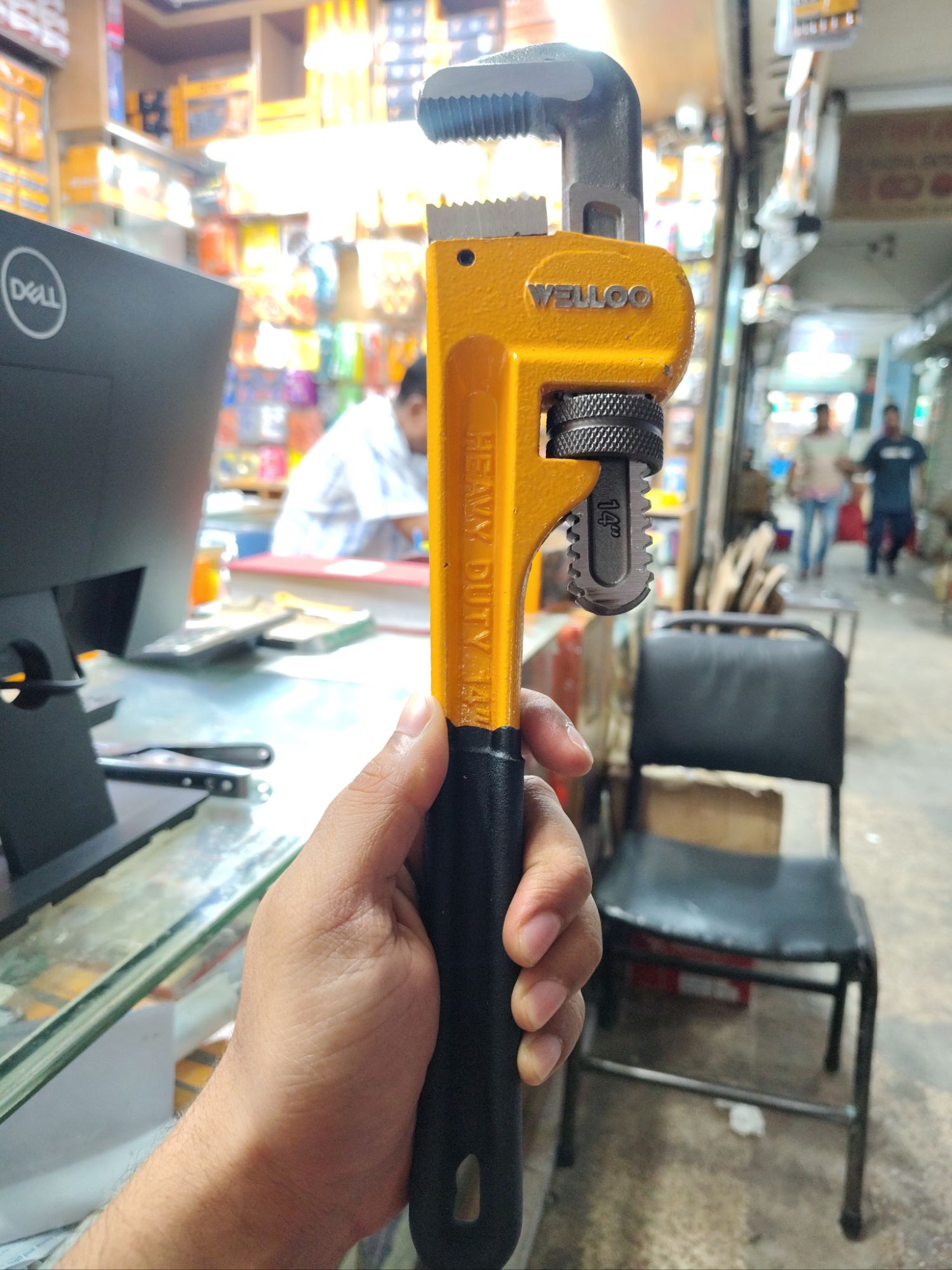 Picture of WELLOO Multi-Functions Corner 14" Pipe Wrench, Japan Type HPW0814 🛠️🔧 (Yellow)