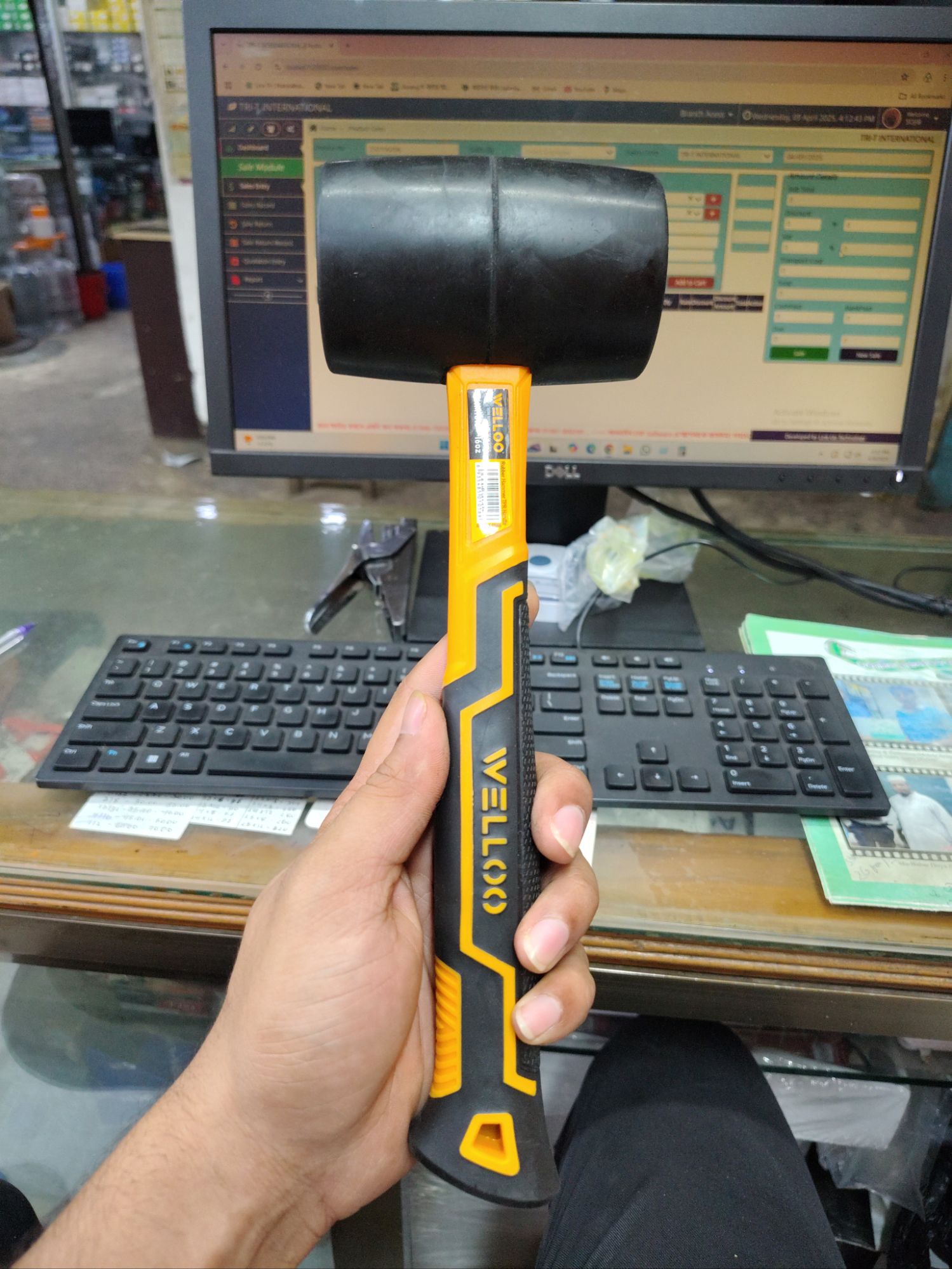 Picture of WELLOO 16oz Rubber Hammer / Tiles Hammer RHM0916 🛠️🔨 (Yellow)