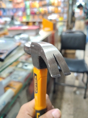 Picture of WELLOO 8oz Claw Hammer For Multifunctional Usage CHM2208 🛠️🔨 (Yellow)