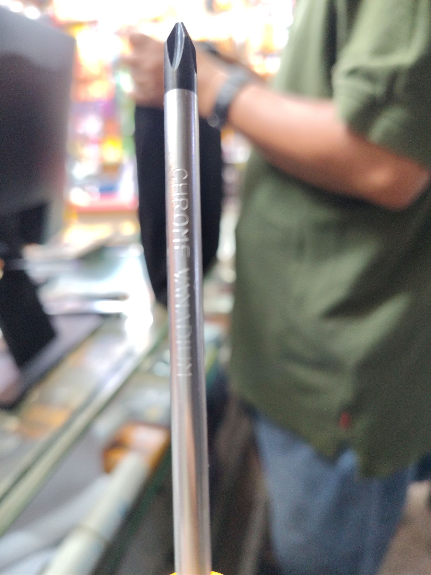 Picture of 🛠️ WELLOO 4-Inch Star Head Screwdriver | Phillips Multi-Purpose Hand Tool – SDR05100PH (Yellow)