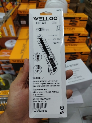 Picture of WELLOO Utility Cutter Foldable NT Cutter with 3 Blades – UKN1803 🔪🛠️📦 (Black)