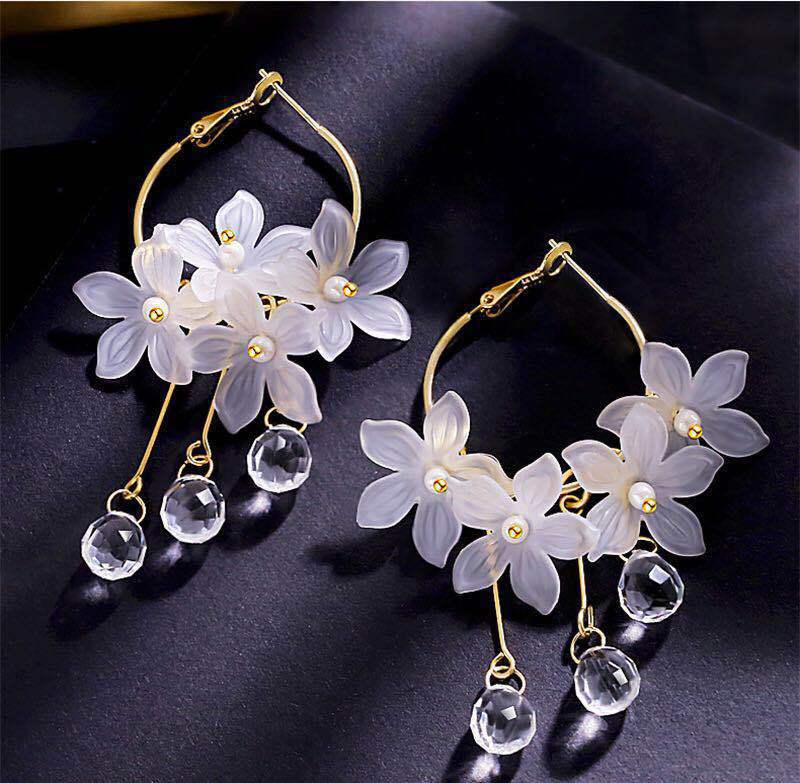 Picture of Water Drop Women Dangle Earrings Crystal Flower Long Pendent Women Drops earring(White)