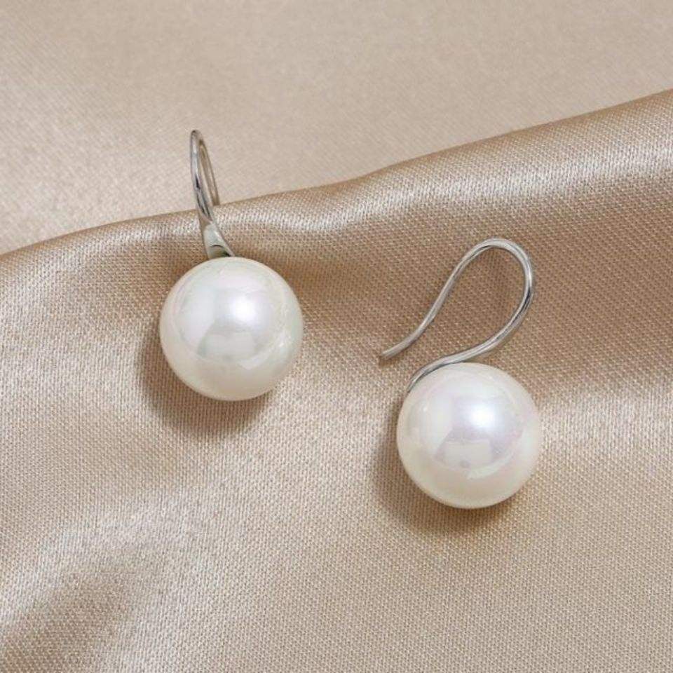 Picture of Stainless Steel Gold Plated Earring Freshwater Pearl Bridal Drop Round White Pearl Stud Earrings(Off White)